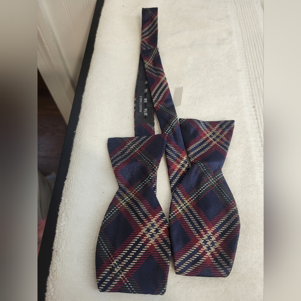 Brooks Brothers 346 Bow Tie Mens Navy Blue/Red Silk Adjustable